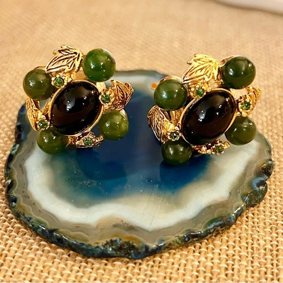 Vintage St. John Jade Beaded Gold-tone Clip-on Earrings - Picture 6 of 12